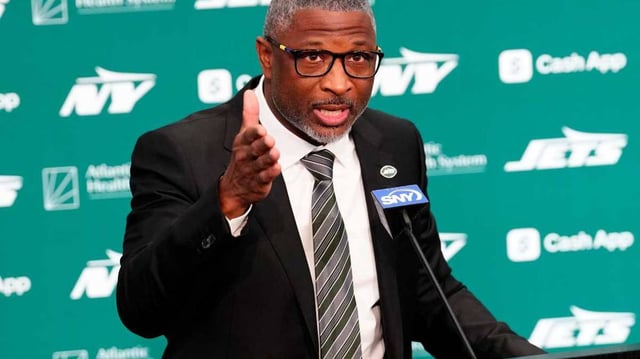 New York Jets head coach Aaron Glenn.