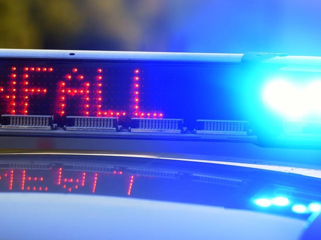 Betrunken gegen Mauer gefahren: Alkoholsünder verursacht Unfall in Burgellern - Führerschein weg