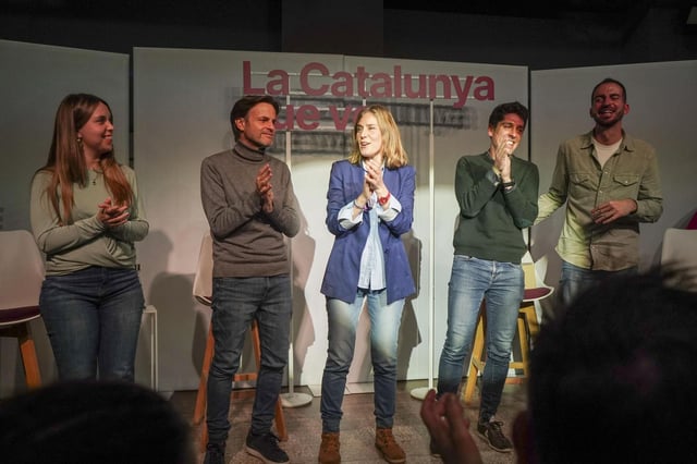 Jéssica Albiach, flanqueada por Jaume Asens y David Cid, en un acto de los Comuns