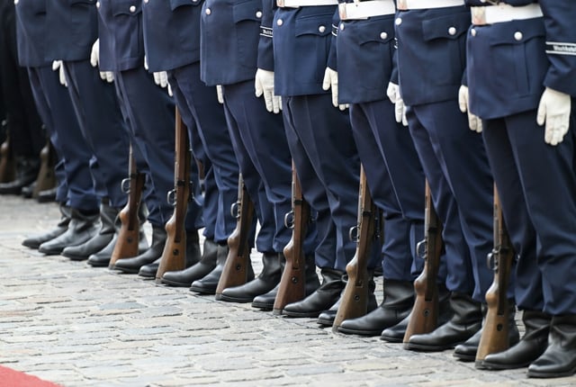 Sex mit der Ehefrau eines Kameraden kann für einen Bundeswehrsoldaten disziplinarrechtliche Folgen haben. Das erklärte das Bundesverwaltungsgericht und zog dazu die im Soldatengesetz festgeschriebene Kameradschaft heran.