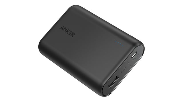 Auf dem Bild ist die Anker PowerCore 10000 Powerbank (Model  A1263) zu sehen.)