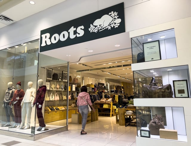 A shopper enters a Roots clothing store in Ottawa, Tuesday, Sept. 13, 2022. THE CANADIAN PRESS/Sean Kilpatrick