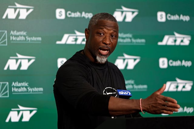 New York Jets head coach Aaron Glenn speaks to the media after practice at NFL football minicamp, Tuesday, June 10, 2025, in Florham Park, N.J. (AP Photo/Adam Hunger)