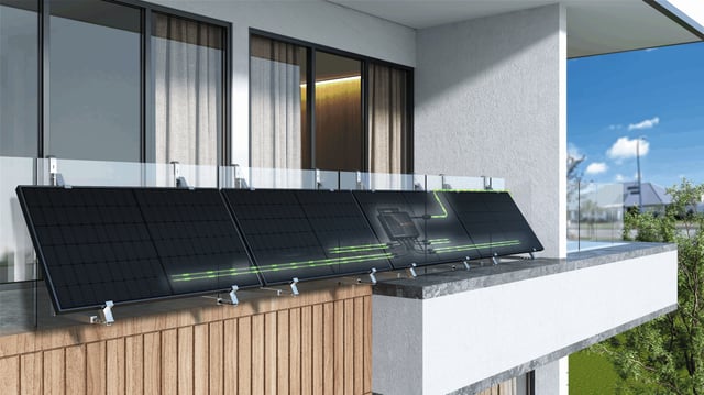 Solarway Mini-PV-Anlage an einem Balkon