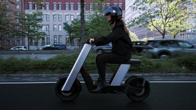 Infinite Machine Olto, a scooter designed for bike lanes