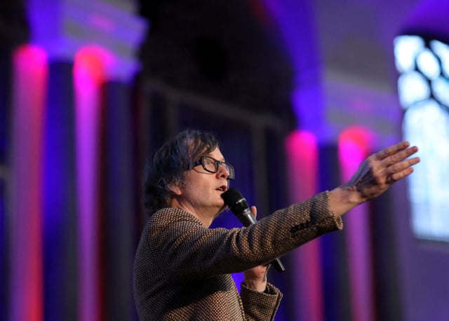 Jarvis Cocker gestures as he speaks at a rally to discuss how to conduct a potential second Brexit referendum, in London, Britain, January 11, 2019. REUTERS/Simon Dawson/File Photo