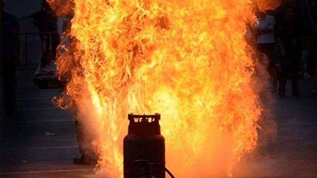 Mumbai Fire: Three Severely Injured In Cylinder Blast At Mahim Food Store Near Makhdoom Shah Dargah | Image: Representational