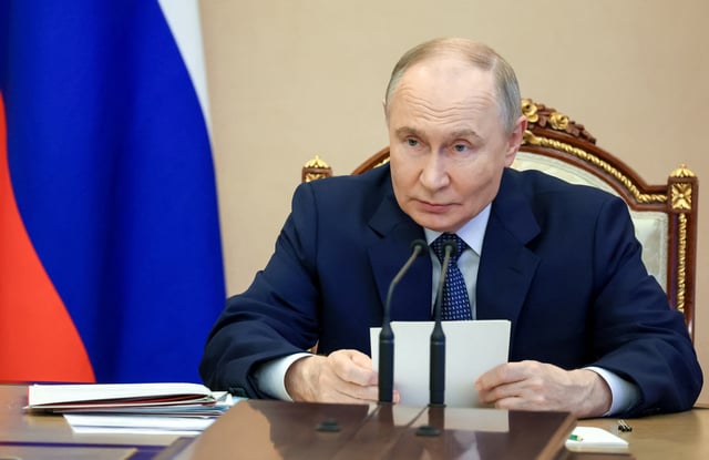 Russian President Vladimir Putin chairs a meeting on the key points of the state armament program for 2027-2036, at the Kremlin in Moscow, Russia June 11, 2025. Sputnik/Vyacheslav Prokofyev/Pool via REUTERS/File Photo