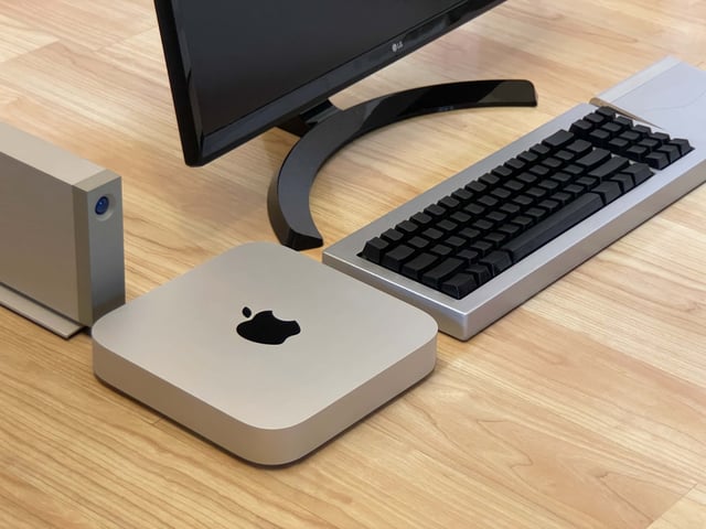 Here’s your classic product shot with everything sitting directly on a floor without anything plugged in.