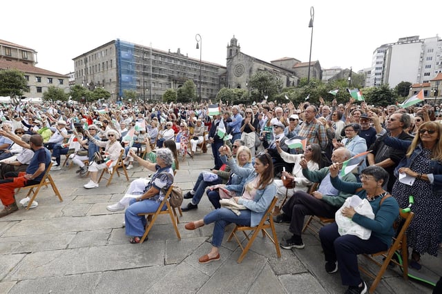 Parcipantes en la concentración celebrada esta mañana en A Ferrería.