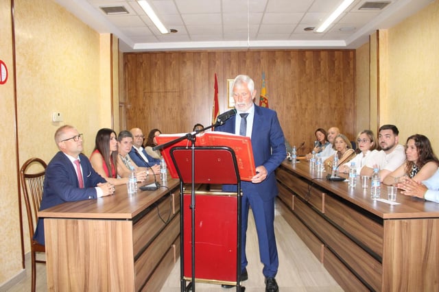 Paco Ricau, al tomar posesión como alcalde, en el pleno celebrado el sábado.