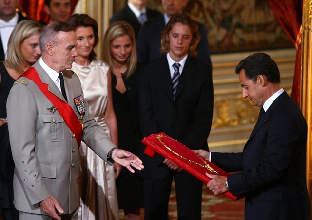 L'ancien président de la République a été déchu de la Légion d'honneur.