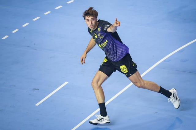 Thibaud Briet après un but pour Nantes face à Barcelone, pour la troisième place de la Ligue des champions de handball, le 15 juin 2025 à Cologne