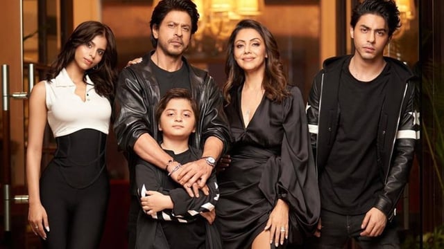 Shah Rukh Khan and Gauri Khan with their kids Suhana, AbRam and Aryan. 