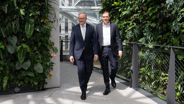 Anthony Albanese and Amazon Web Services CEO Matt Garman. (AAP Image/Lukas Coch)