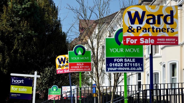 The average new-seller asking price fell to £378,240 in May, according to Rightmove