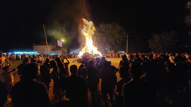Foto de archivo de la fiesta de la hoguera de San Juan en Alcabre.