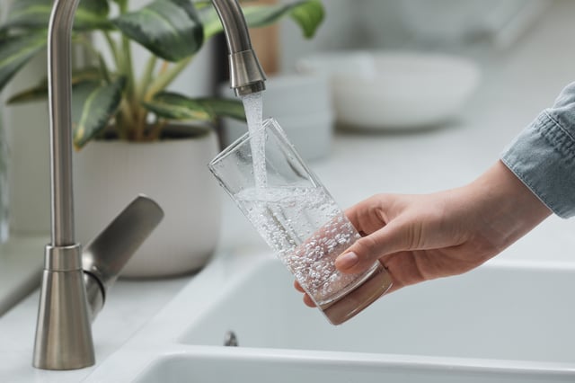 Des distributions d’eau ont été organisées dimanche à partir de 22h30 puis ce lundi dès 6h.