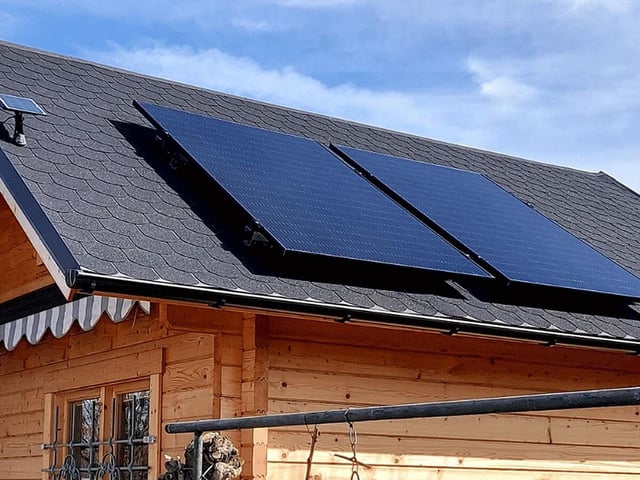 Duo-Balkonkraftwerke mit 1000 Watt ermöglichen eine gesteigerte Energieproduktion und Kostenreduzierung durch unkomplizierte Installation und flexible Nutzungsmöglichkeiten.