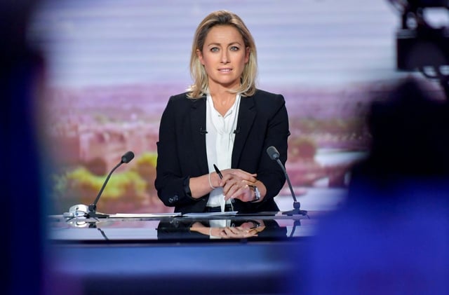 Anne-Sophie Lapix lors du JT de 20 heures de France 2 à Paris, le 25 janvier 2022