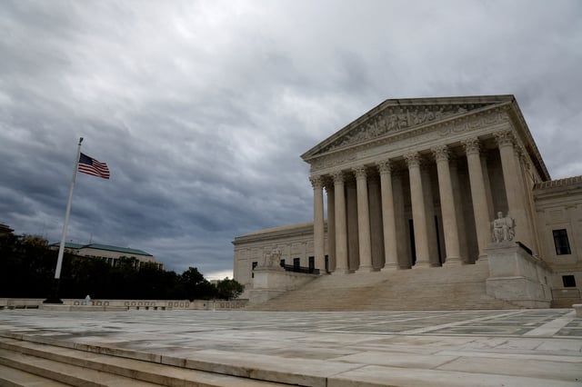 A view of the U.S. Supreme Court building on the first day of the court's new term in Washington, U.S. October 3, 2022.  REUTERS/Jonathan Ernst/File photo