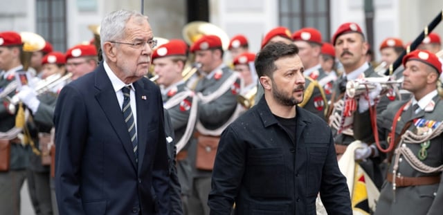 Le président autrichien  Alexander Van der Bellen et son homologue ukrainien Volodymyr Zelensky, lors d'une visite officielle à Vienne le 16 juin 2025.