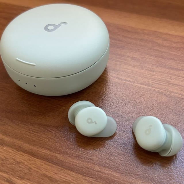 The new Anker Soundcore sleep earbuds come in two colors: white and mint green.