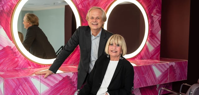 Marlies Möller und ihr Sohn Christian Möller im damals neuen Salon im Hamburger Pöseldorf Center