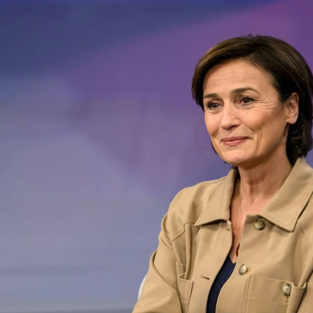 Die Moderatorin Sandra Maischberger traf in ihrer Sendung auf <a href="https://www.berliner-zeitung.de/politik-gesellschaft/ralf-stegner-fuenf-prozent-fuer-ruestung-das-ist-irrsinn-li.2333251">SPD-Außenpolitiker Ralf Stegner</a>.