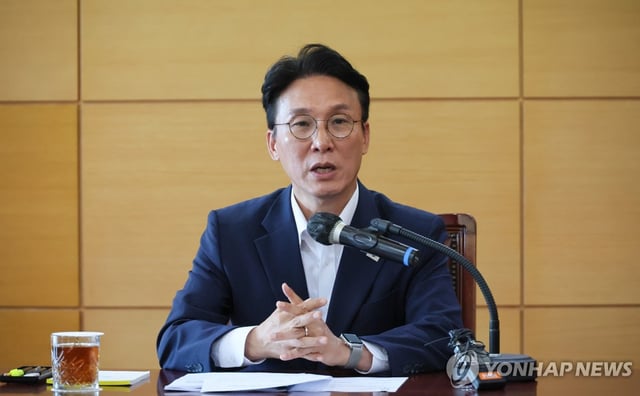 PM nominee receives briefings on society