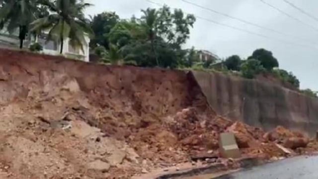 The incident of collapse of slope protection works at Cherkkala in Kasaragod district occurred in Chengala-Neeleshwaram section of NH-66 on June 16. (Videograb / INCKerala)