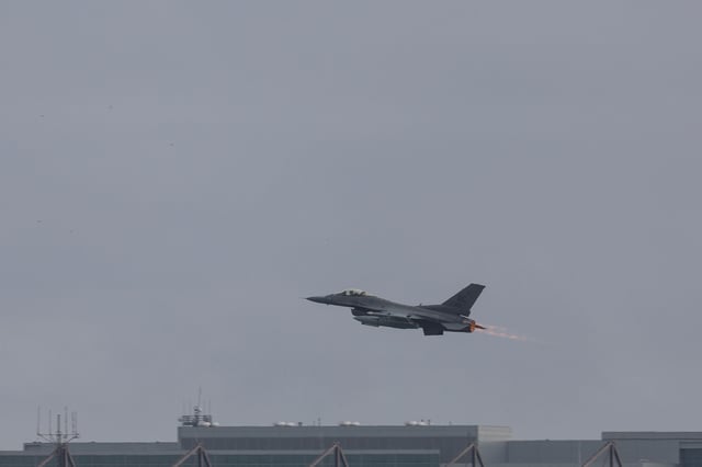 U.S. Air Force F-16 "Falcon" fighter jet takes off at Joint Base Andrews in Maryland, U.S., October 3, 2024. REUTERS/Tom Brenner/File photo