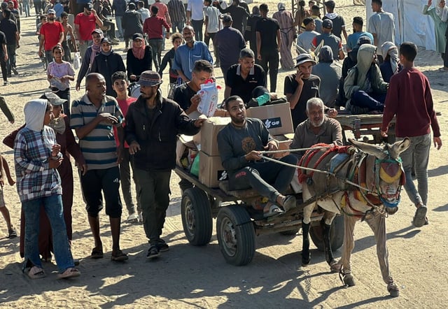 Palästinenser in der Nähe einer Hilfsgüterverteilungsstelle der Gaza Humanitarian Foundation (GHF) in Rafah im Gazastreifen.