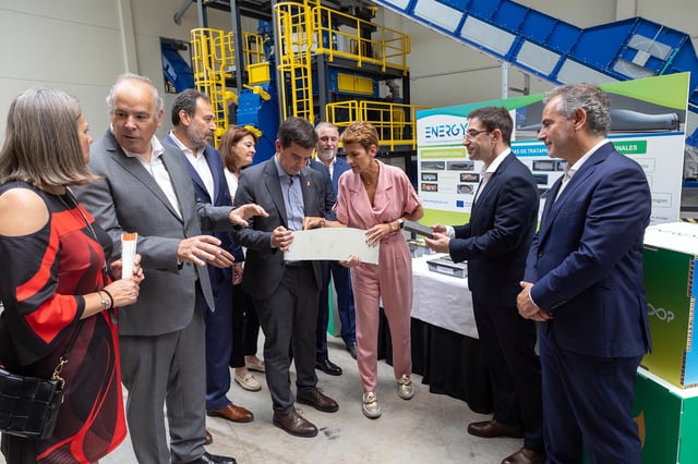 Fotos de la inauguración de la planta de reciclaje de palas de aerogenerador de Energyloop en Cortes