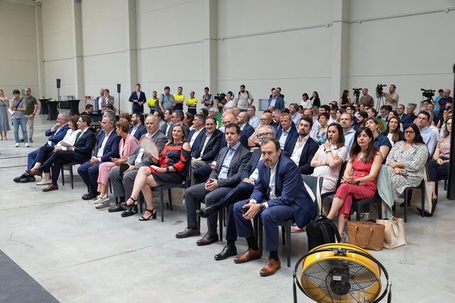 Fotos de la inauguración de la planta de reciclaje de palas de aerogenerador de Energyloop en Cortes