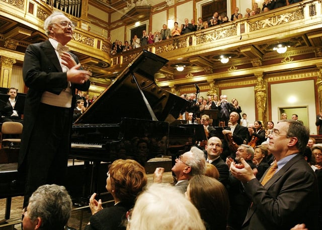 Austrian pianist Alfred Brendel, who died aged 94, is pictured at his last ever public concert at the famous Golden Auditorium of Vienna's 'Musikverein' in December 2008