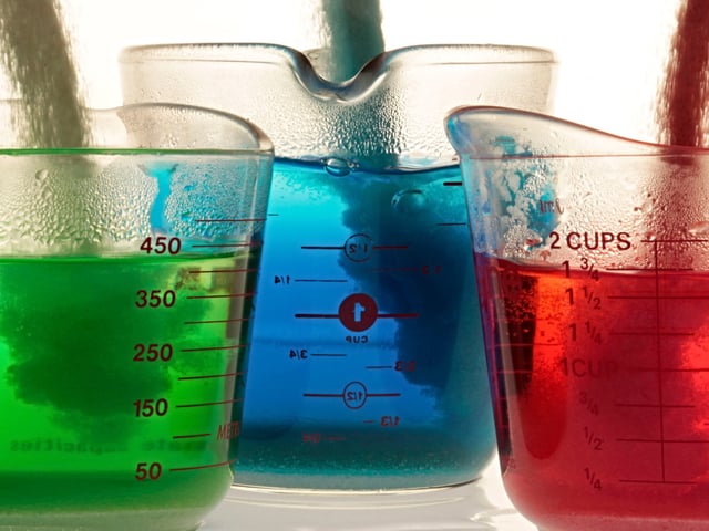 Jell-O brand gelatin mix containing food dye is added to hot water in the first step to making Jell-O. The flavors are lime (yellow 5, blue 1), berry blue (blue 1) and strawberry (red 40). (Chris Walker/Chicago Tribune/MCT)