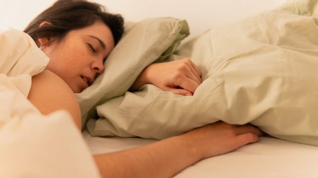 Warmer temps could contribute to worsened obstructive sleep apnea, research shows, exacerbating health and economic burdens.