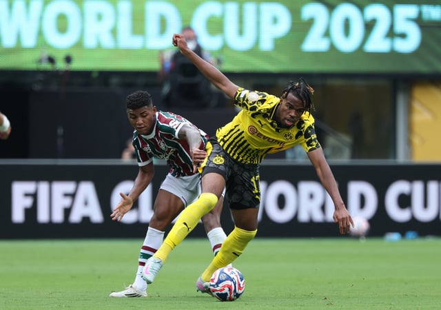 Soccer Football - FIFA Club World Cup - Group F - Fluminense v Borussia Dortmund - MetLife Stadium, East Rutherford, New Jersey, U.S. - June 17, 2025 Fluminense's Hercules in action with Borussia Dortmund's Carney Chukwuemeka REUTERS/Mike Segar