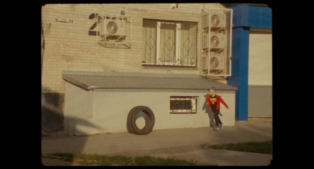 Le documentaire a été tourné lors d’un road trip de plusieurs mois en Ukraine, peu de temps après le début de l’invasion russe.