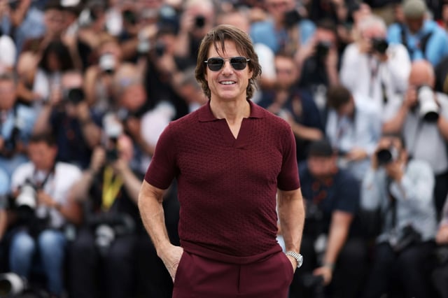 Hollywood-Star Tom Cruise wird in diesem Jahr mit einem Ehren-Oscar ausgezeichnet. Die Oscar-Akademie erklärte am Dienstag, der 62-Jährige sei einer der anerkanntesten und finanziell erfolgreichsten Schauspieler aller Zeiten.