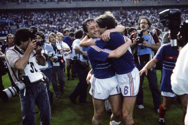 Bernard Lacombe et Luis Fernandez en 1984 lors du titre de champion d’Europe avec l’équipe de France.