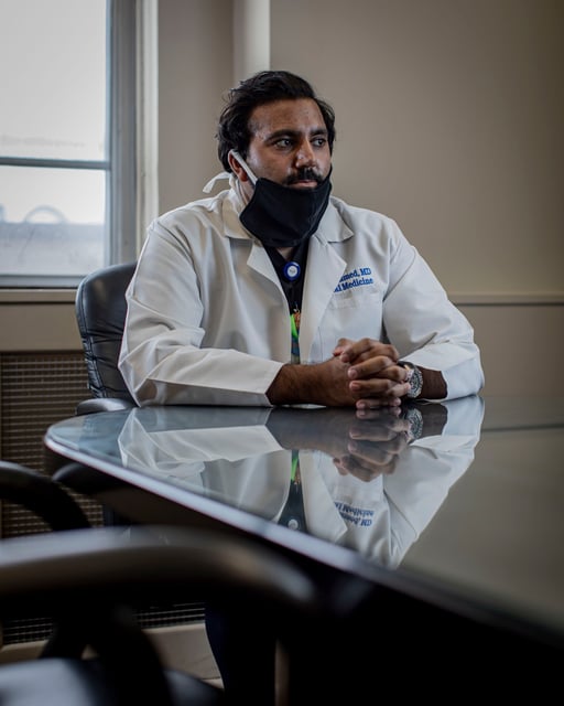 Dr. Anosh Ahmed, chief operating officer, at Loretto Hospital on April 30, 2020 during the coronavirus pandemic. (Brian Cassella/Chicago Tribune)
