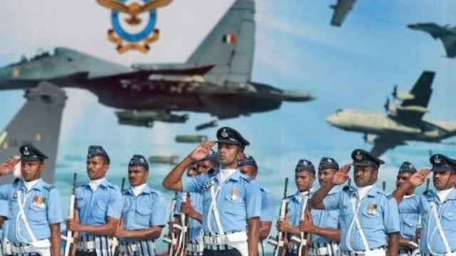 Air Force eyes smart anti-airfield weapons to strike targets over 100 km