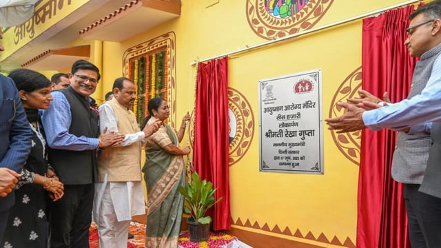 Delhi chief minister Rekha Gupta at the inaugration of Ayushman Arogya Mandir at Tis Hazari Court Complex. (Sanchit Khanna/Hindustan Times)