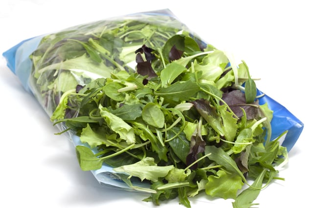 Imagen de archivo de una bolsa de ensalada.