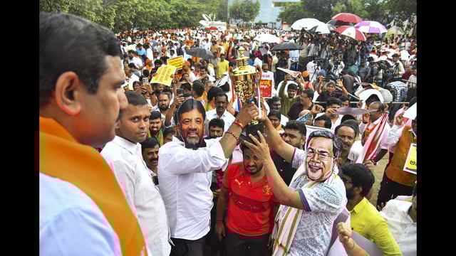 Karnataka BJP President BY Vijayendra with party workers during a protest against Karnataka CM Siddaramaiah (PTI)