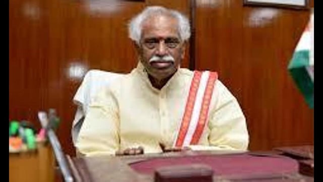 Digvijay Singh Chautala told governor Bandaru Dattatraya that filing an FIR was not enough and sought removal of varsity VC. (HT File)