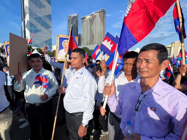 Cambodians attend a "Solidarity March" to support the government's decision to deploy the army at the disputed Thailand-Cambodia border, following a clash at the border on May 28, 2025, in Phnom Penh, Cambodia, June 18, 2025. REUTERS/Chantha Lach