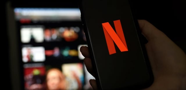 Les abonnés de Netflix en France pourront regarder les chaînes de TF1 et les contenus de TF1+ sur la plateforme américaine à compter de l'été 2026, en vertu d'un partenariat inédit entre le géant du streaming et le groupe audiovisuel français